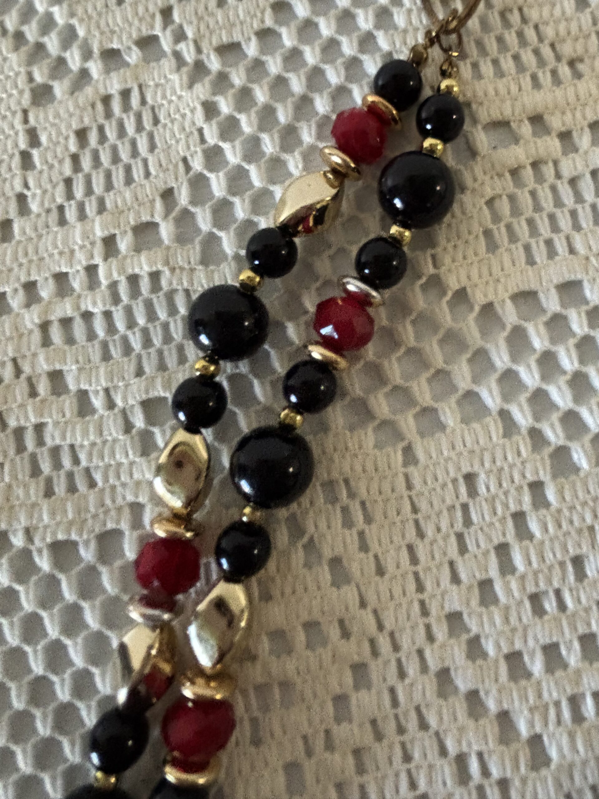 Black & Red Beaded 32" Endless Necklace - Image 3